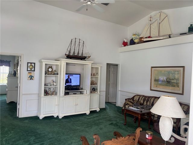 585 W Pointe Court SW, Vero Beach, FL 32962