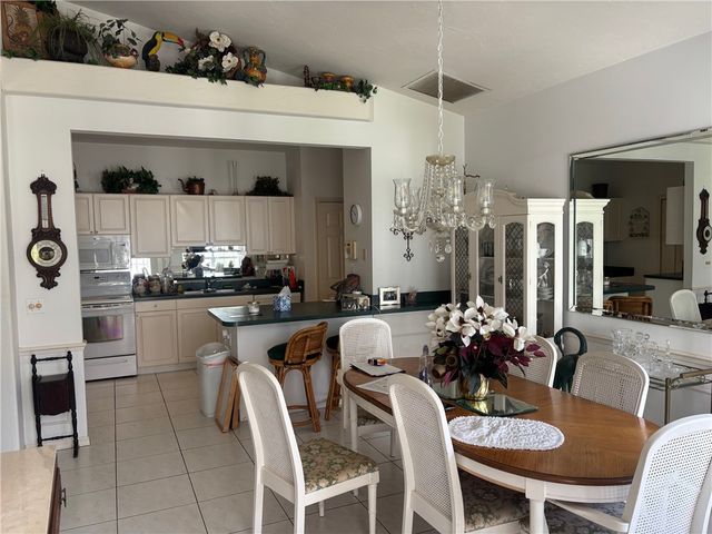 585 W Pointe Court SW, Vero Beach, FL 32962