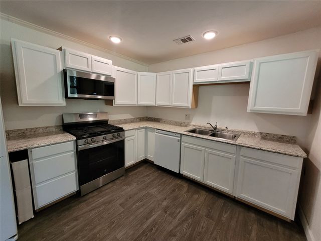 6017 Yeary Street, Lake Worth, TX 76135