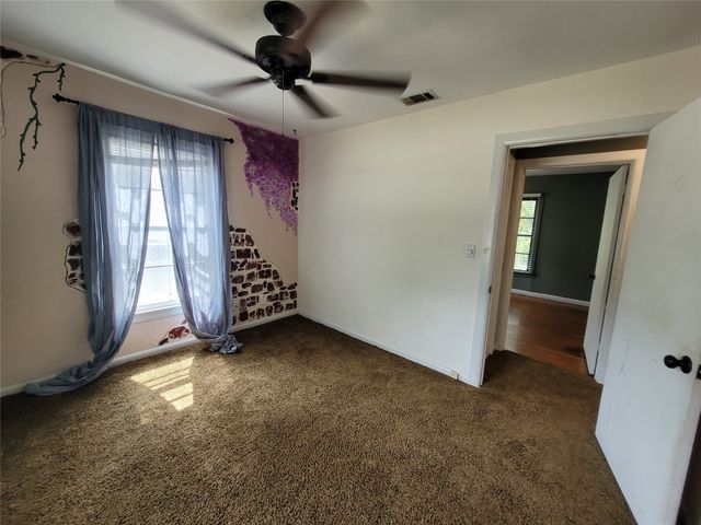 6017 Yeary Street, Lake Worth, TX 76135
