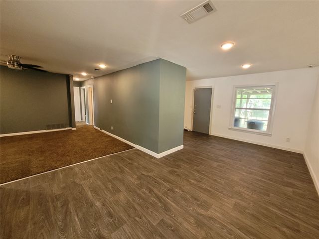 6017 Yeary Street, Lake Worth, TX 76135