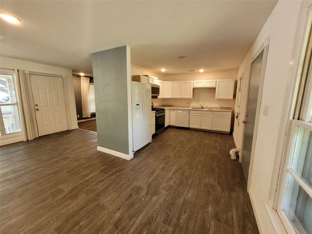 6017 Yeary Street, Lake Worth, TX 76135