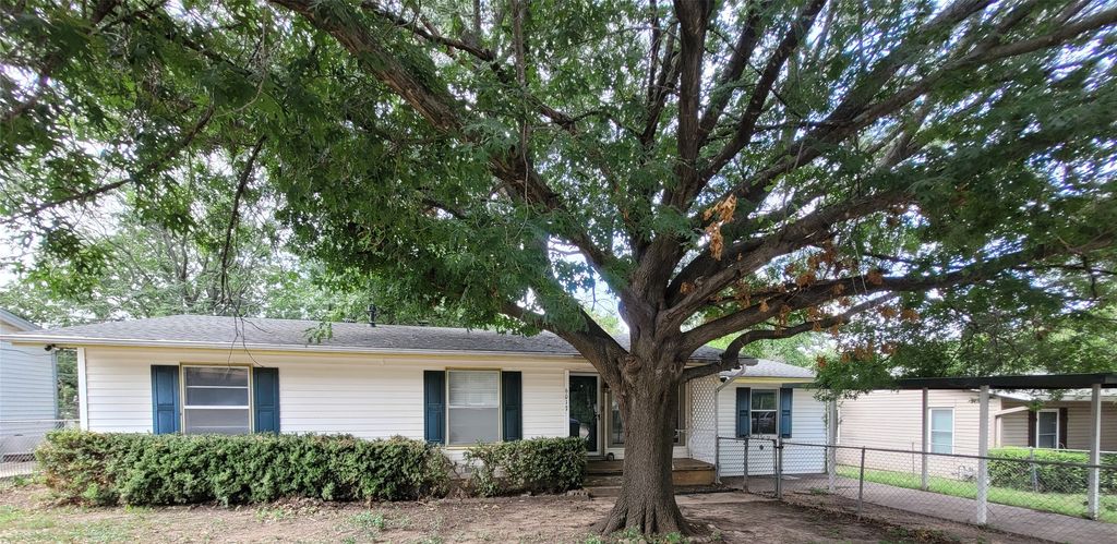 6017 Yeary Street, Lake Worth, TX 76135