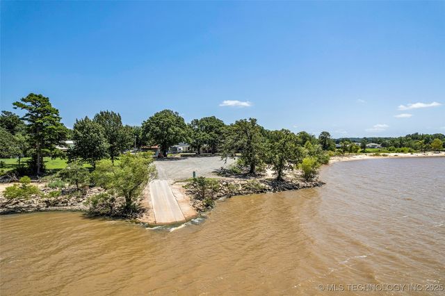 420448 E 1175 Road, Eufaula, OK 74432