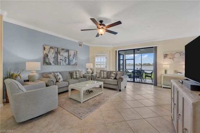 10626 Smokehouse Bay DR 102, Naples, FL 34120