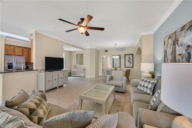 10626 Smokehouse Bay DR 102, Naples, FL 34120