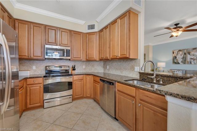 10626 Smokehouse Bay DR 102, Naples, FL 34120