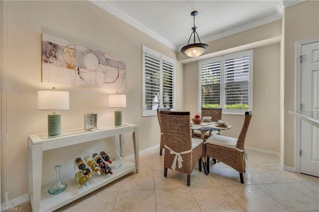 10626 Smokehouse Bay DR 102, Naples, FL 34120