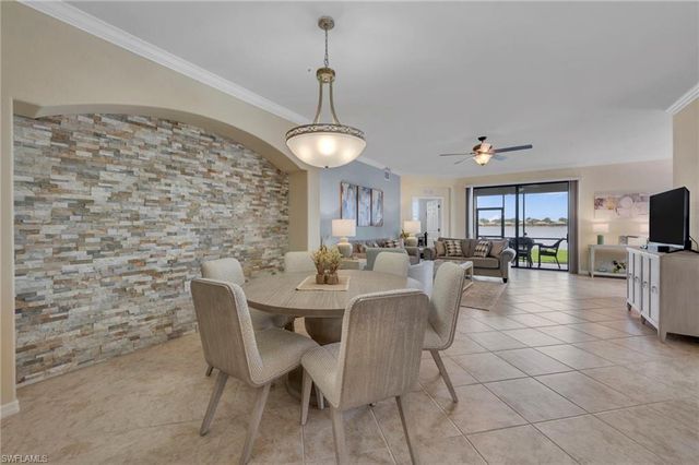 10626 Smokehouse Bay DR 102, Naples, FL 34120