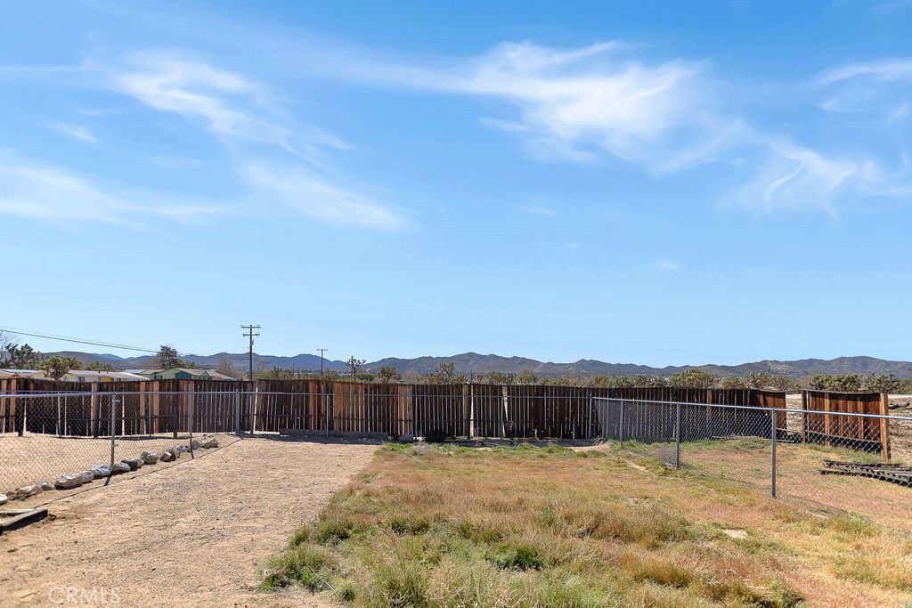 Image 20 of property listing at 7070 Grand, Yucca Valley, CA 92284