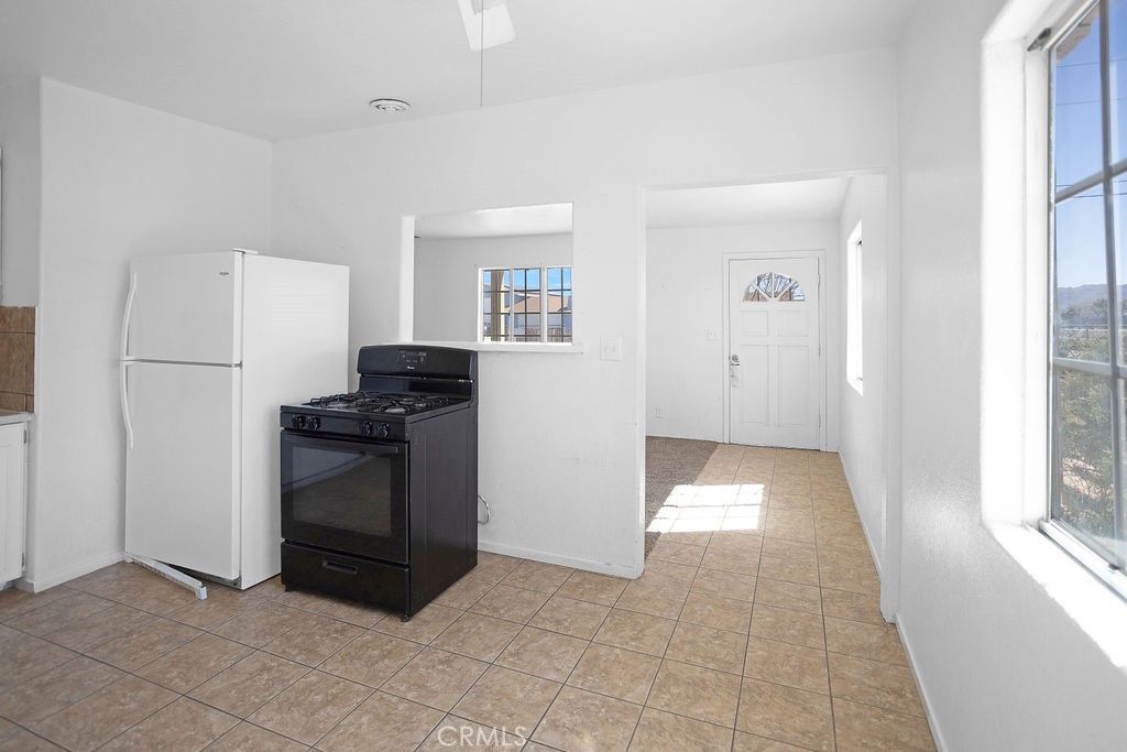 Image 7 of property listing at 7070 Grand, Yucca Valley, CA 92284