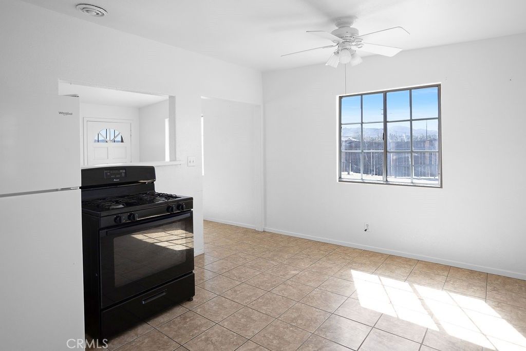 Image 9 of property listing at 7070 Grand, Yucca Valley, CA 92284