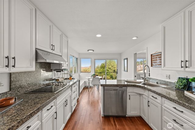 1133 Emerald Hills Drive, Edmonds, WA 98020