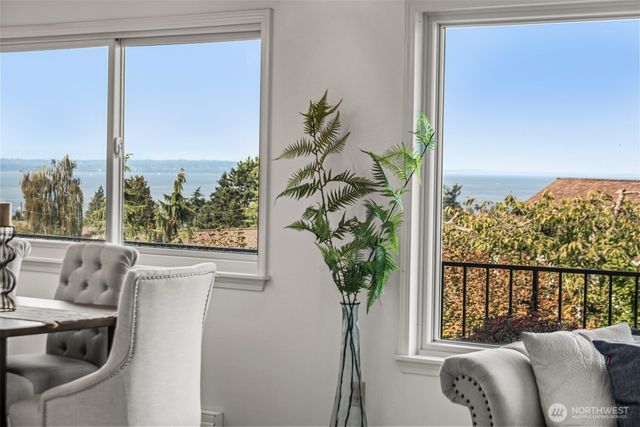 1133 Emerald Hills Drive, Edmonds, WA 98020