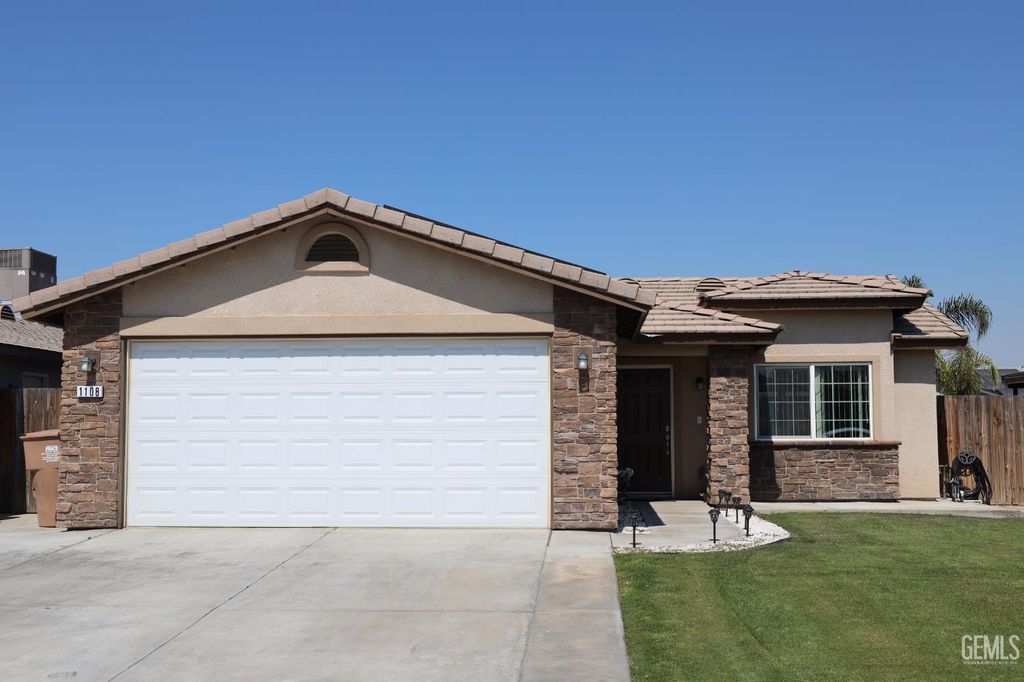 1108 Guadalupe Avenue, Bakersfield, CA 93307
