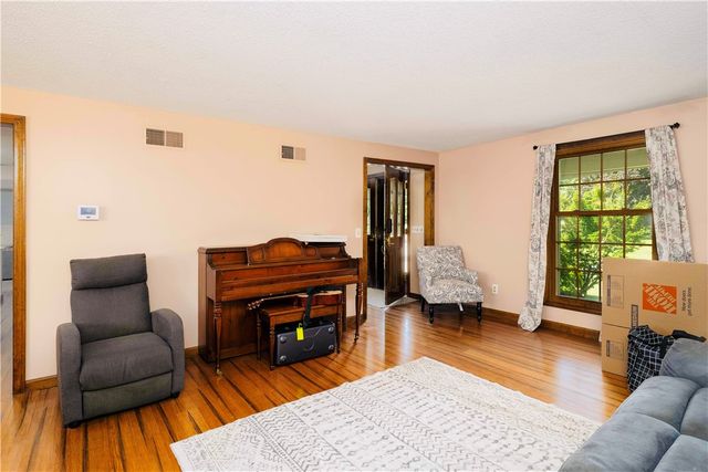 8 Winterberry Drive, Coventry, RI 02816