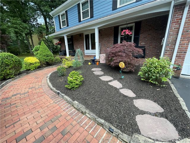 8 Winterberry Drive, Coventry, RI 02816