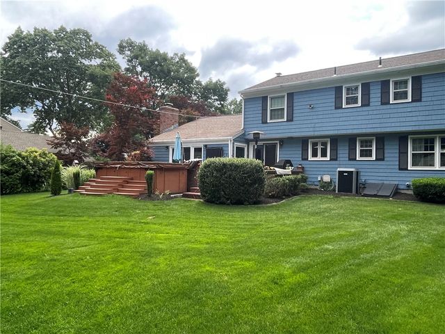 8 Winterberry Drive, Coventry, RI 02816