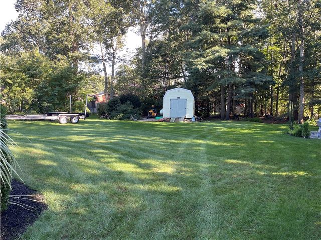 8 Winterberry Drive, Coventry, RI 02816