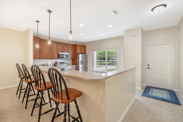 1410 4th Court, Vero Beach, FL 32960