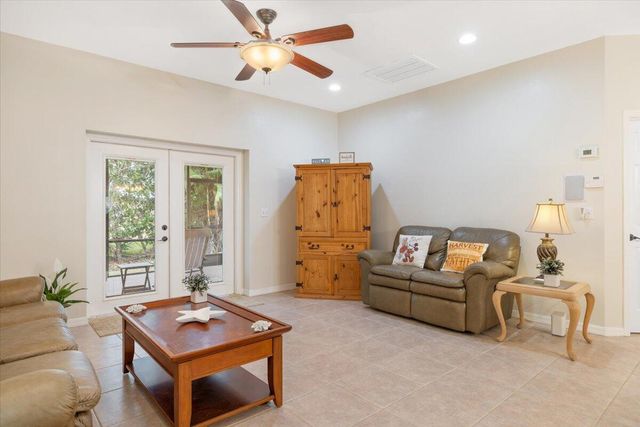 1410 4th Court, Vero Beach, FL 32960