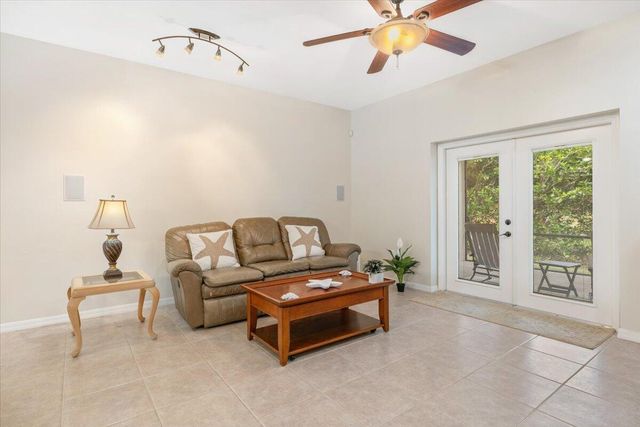 1410 4th Court, Vero Beach, FL 32960