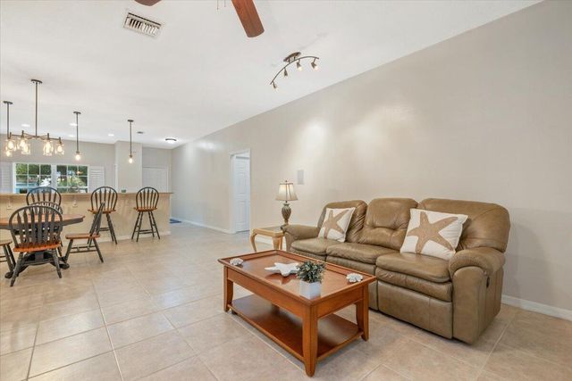 1410 4th Court, Vero Beach, FL 32960