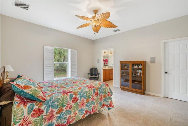 1410 4th Court, Vero Beach, FL 32960