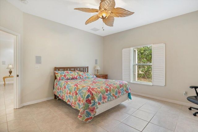 1410 4th Court, Vero Beach, FL 32960