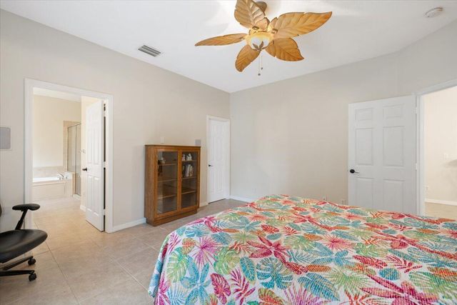 1410 4th Court, Vero Beach, FL 32960