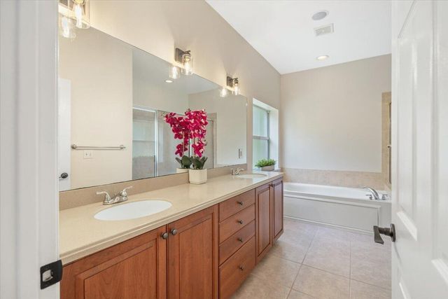 1410 4th Court, Vero Beach, FL 32960