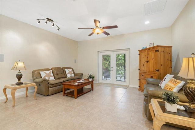 1410 4th Court, Vero Beach, FL 32960