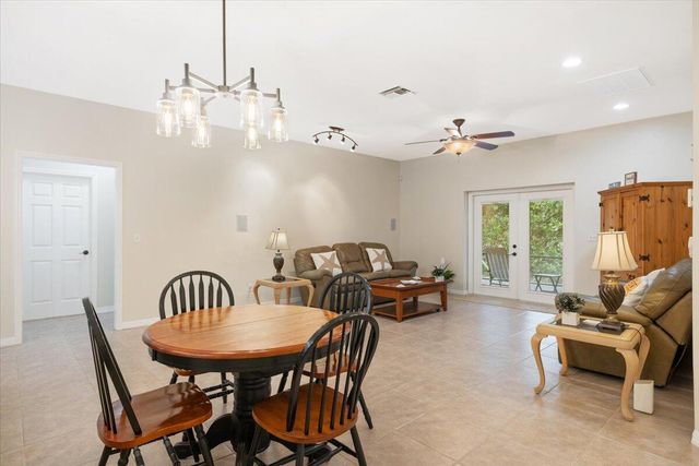 1410 4th Court, Vero Beach, FL 32960