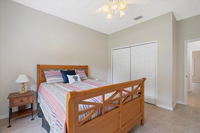 1410 4th Court, Vero Beach, FL 32960