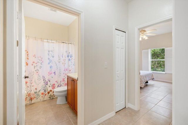 1410 4th Court, Vero Beach, FL 32960