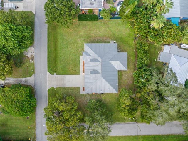 1410 4th Court, Vero Beach, FL 32960