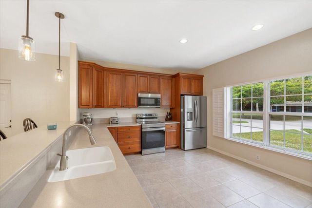 1410 4th Court, Vero Beach, FL 32960