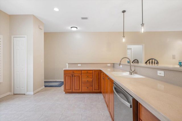 1410 4th Court, Vero Beach, FL 32960