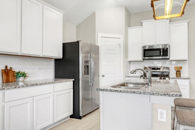 9106 Tennant Ln, Converse, TX 78109