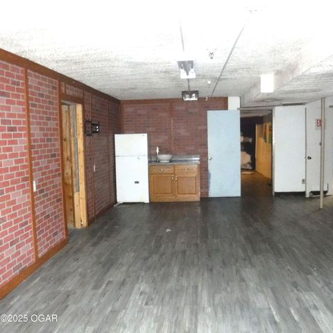 105 N Pearl Avenue, Joplin, MO 64801