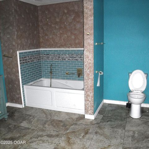 105 N Pearl Avenue, Joplin, MO 64801