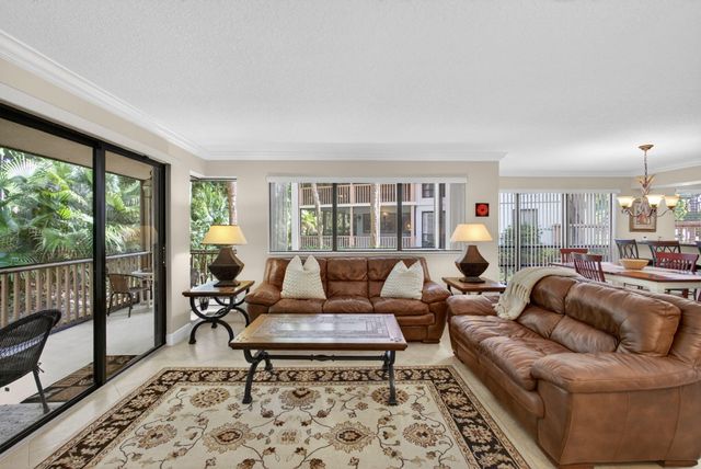 112 Brackenwood Road, Palm Beach Gardens, FL 33418