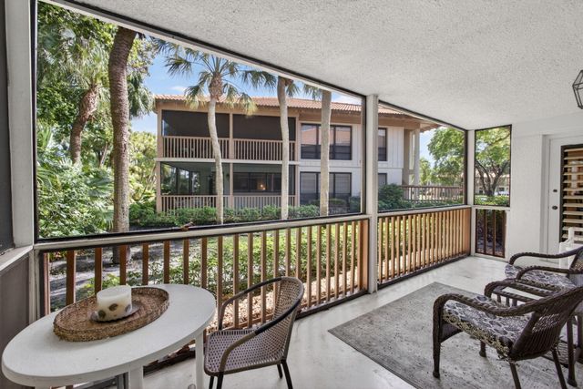 112 Brackenwood Road, Palm Beach Gardens, FL 33418