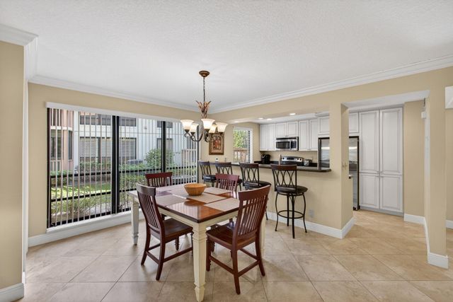 112 Brackenwood Road, Palm Beach Gardens, FL 33418