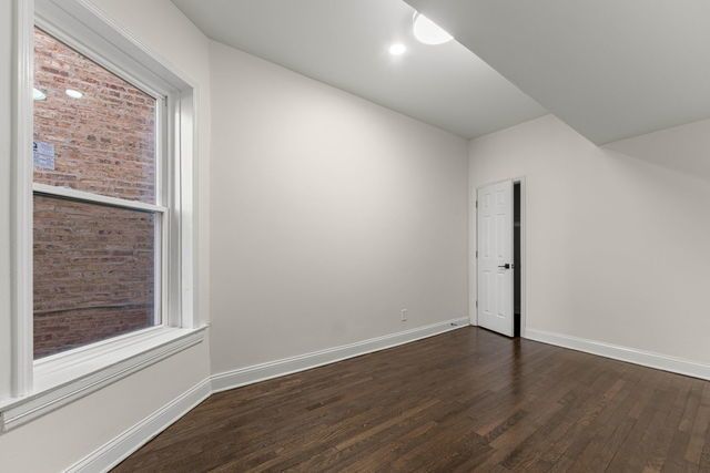 7532 S Champlain Avenue 1ST, Chicago, IL 60619