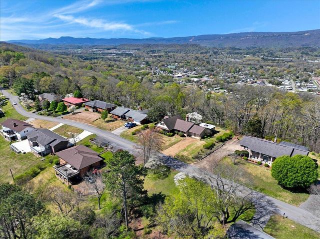 179 S Mission Ridge Drive, Rossville, GA 30741
