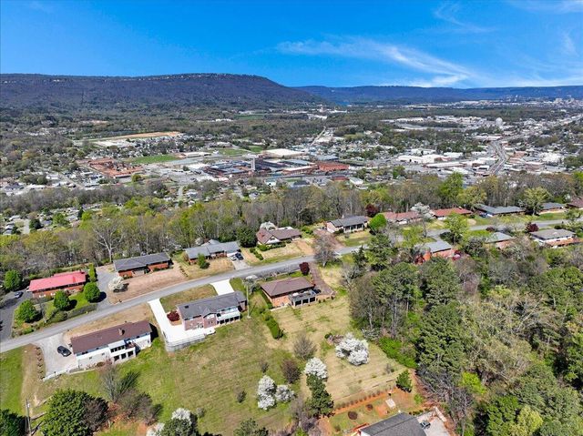 179 S Mission Ridge Drive, Rossville, GA 30741