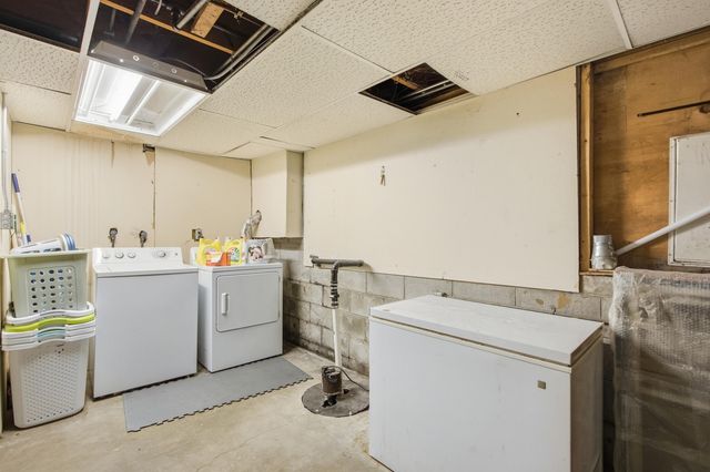 7325 Taney Place, Merrillville, IN 46410