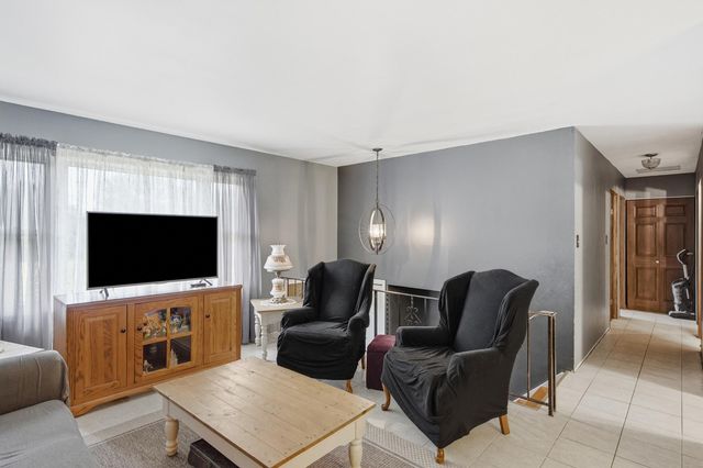 7325 Taney Place, Merrillville, IN 46410