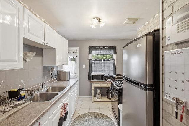 7325 Taney Place, Merrillville, IN 46410